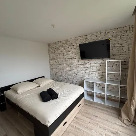 New, Bright Appartement *