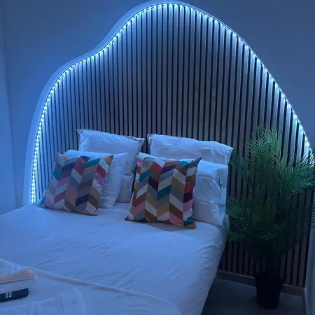 New, Bright לאבאל