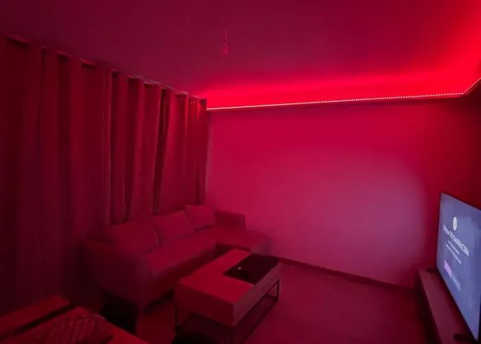 New, Bright * לאבאל