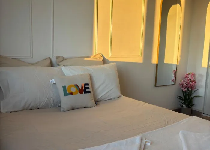 New, Bright לאבאל